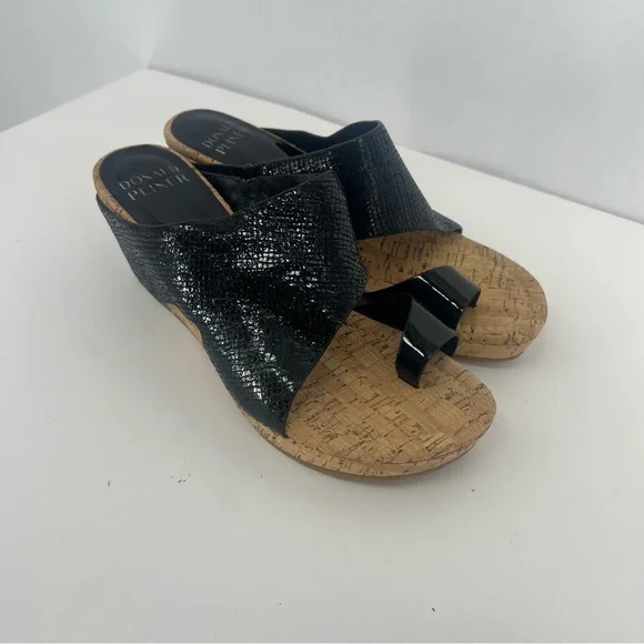 Donald Pliner Black Wedge Sandals Gretta - Picture 4 of 14